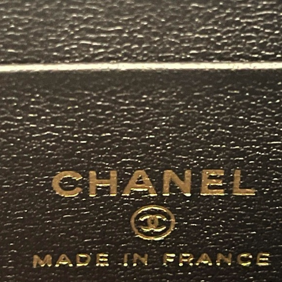 NOT AVAILABLE Brand New!! EXTREMELY RARE Chanel Tweed And Sequin Vanity - Picture 12 of 12